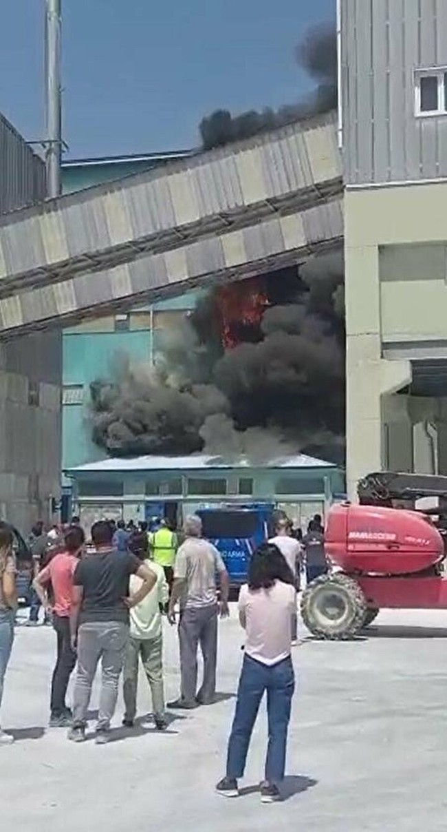 Eskişehir'de korkutan patlama: Yangın kısa sürede büyüdü! - Resim : 2
