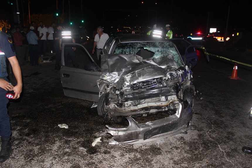 Manisa'da can pazarı! İki aracın hurdaya döndüğü kazada 1 kişi öldü, 6 kişi yaralandı