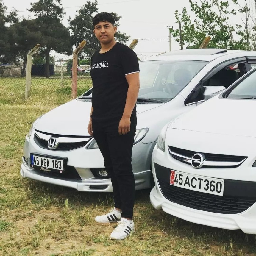 Manisa'da can pazarı! İki aracın hurdaya döndüğü kazada 1 kişi öldü, 6 kişi yaralandı - Resim : 4