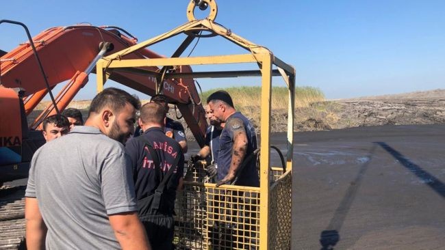 Manisa'da iş makinesi operatörü çamur altında kaldı: Çalışma başlatıldı! - Sayfa 3